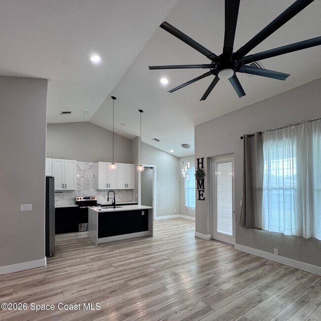 Building Photo - 971 Granata Ave