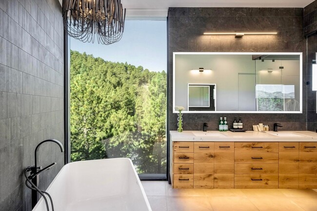 Building Photo - Private Foothills Sanctuary Minutes from D...