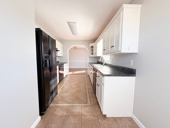 Building Photo - Spacious 3-Bedroom Home with Huge Basement, Garage, and Scenic Country Views