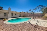 Building Photo - 710 Arrowhead Trail