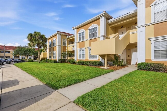 Building Photo - LIGHT, BRIGHT AND SPACIOUS 1 BEDROOM 1 BATHROOM 2ND FLOOR CONDO LOCATED IN THE HIGHLY SOUGHT AFTE...