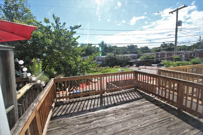 Building Photo - Updated 3bd/2ba Hampden Rowhome w/ CAC, W/...