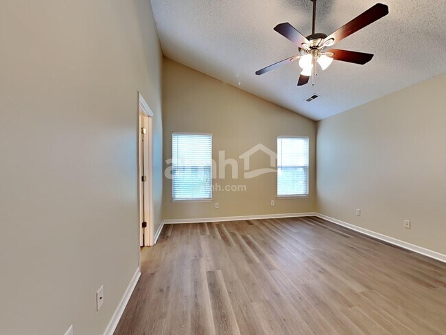 Building Photo - 318 Sunburst Way