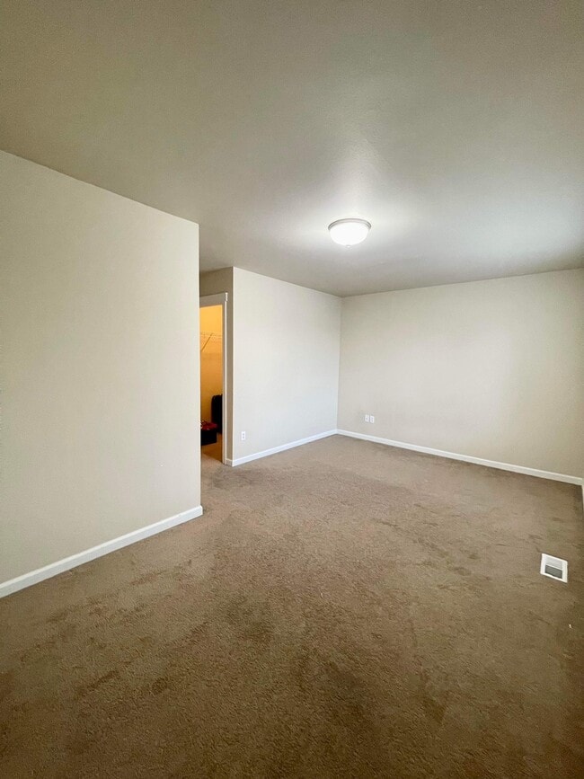 Building Photo - 1616 Farina Lp SE