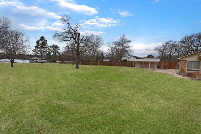 Building Photo - Tour Today! 3 Bedroom Home On Lake Tyler!