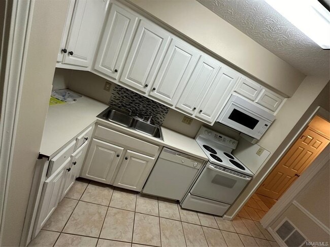 Building Photo - 1845 Young Farm Rd