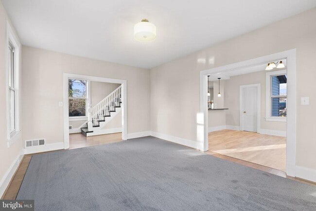 Building Photo - 10512 Warfield St