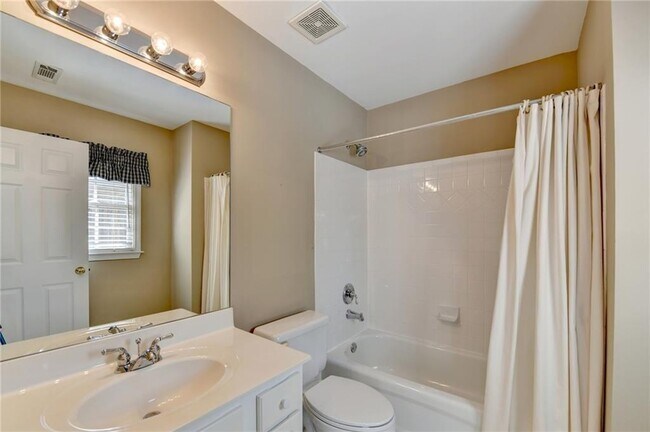 Building Photo - 355 Laurel Oak Dr