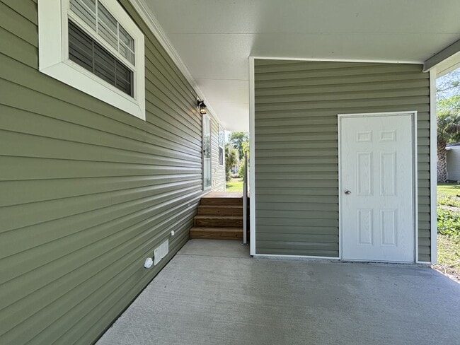 Building Photo - 10 Gatehouse Ct