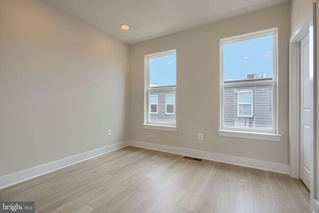 Building Photo - 2705 Ferry Bar Dr