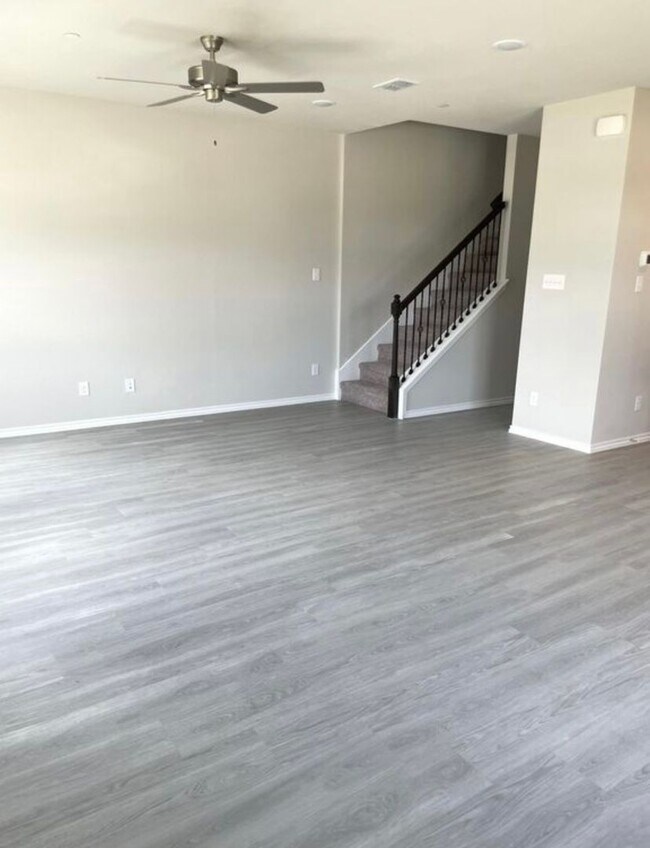 Building Photo - 3537 Brentwood Dr