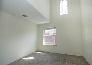 Building Photo - 1311 Bingham St