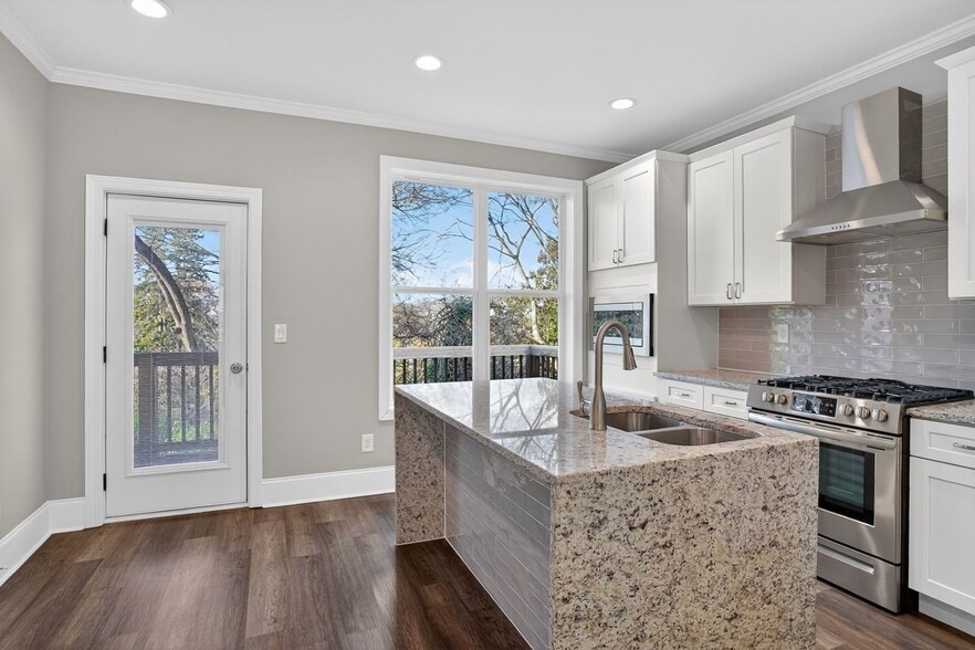 Building Photo - 166 Vanira Ave SE