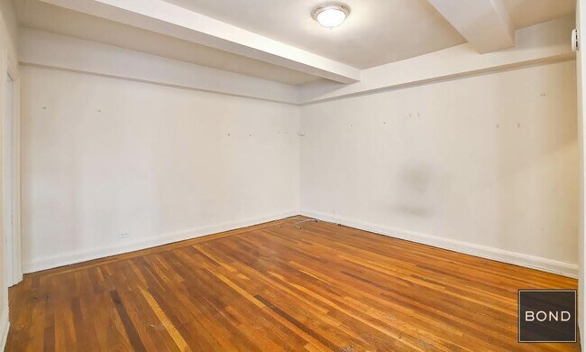 Building Photo - 301 E 38th St