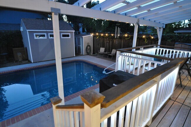 Building Photo - 4 Bedroom Pool Home for Rent in Woodland H...
