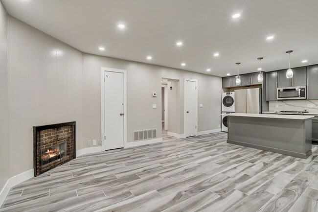 Interior Photo - 4371 / 4365 S Fairbourne Ave