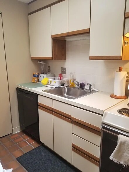 Building Photo - 90 Gainsborough St