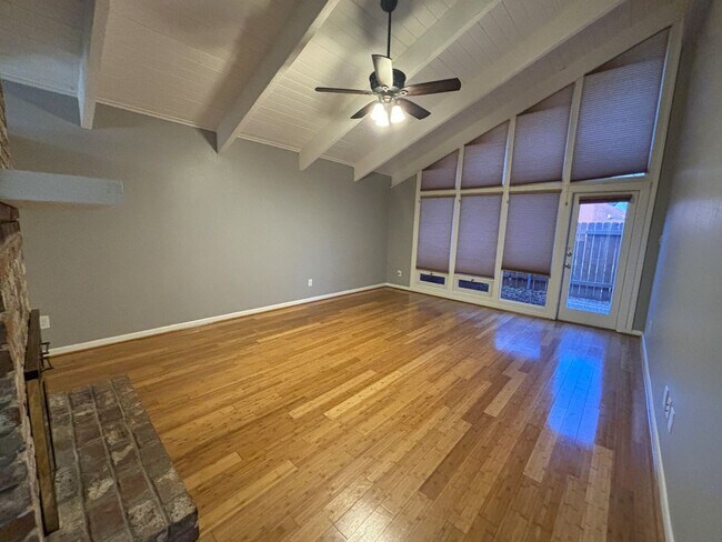 Building Photo - Lake View with Easy Access to I220