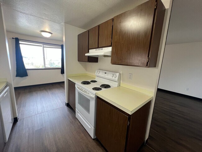 Building Photo - Village View Apartments