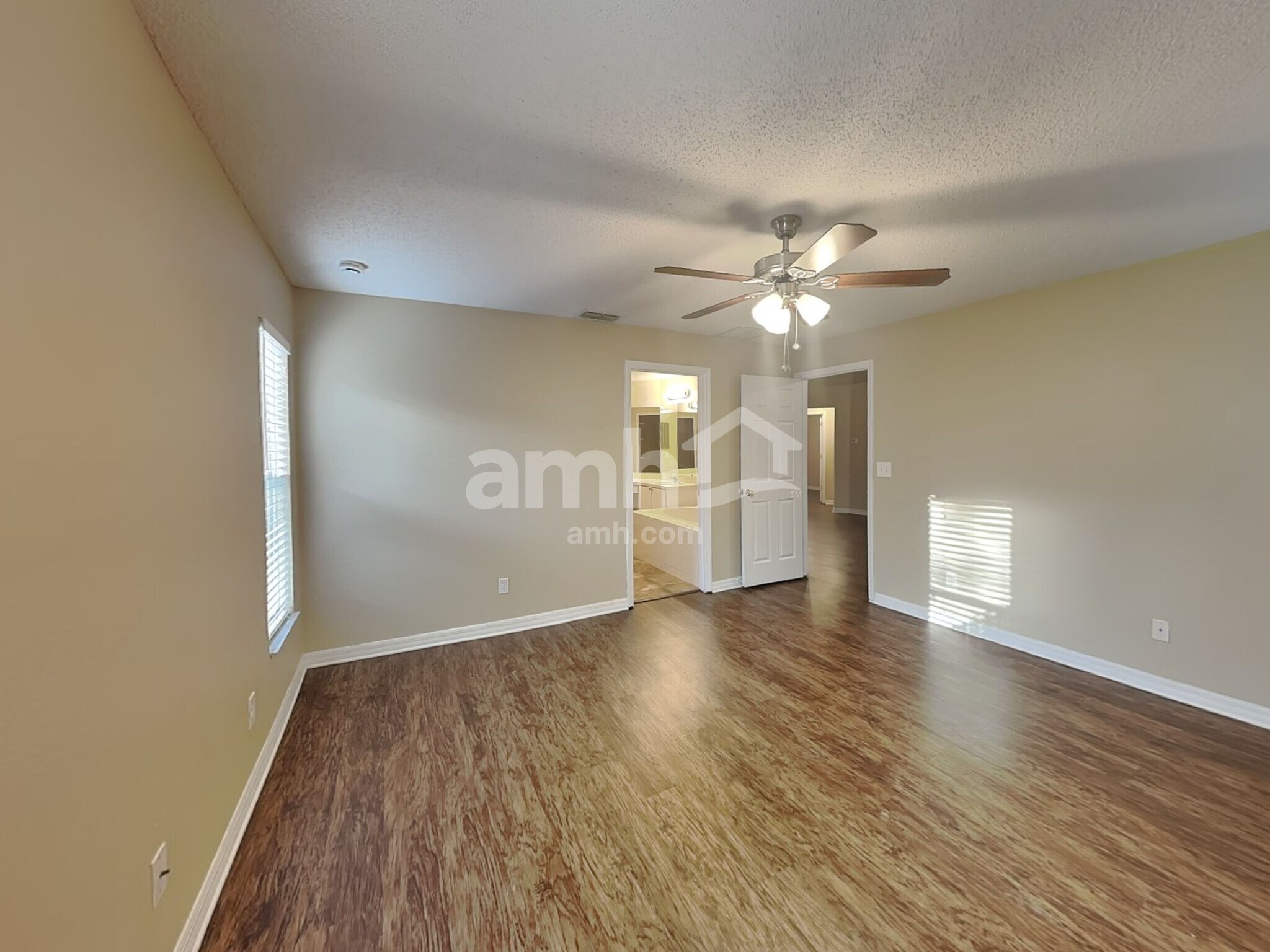 Building Photo - 1072 Bluegrass Dr
