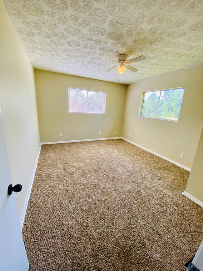 Building Photo - Private single family 3/2 in Keystone heights