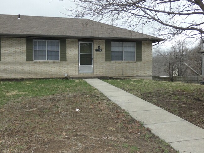 Primary Photo - Beautiful Duplex in Gladstone, MO!