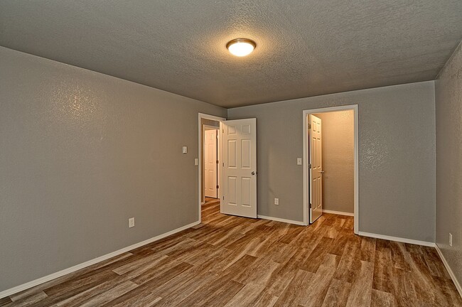 Building Photo - 15115 40th Ave W