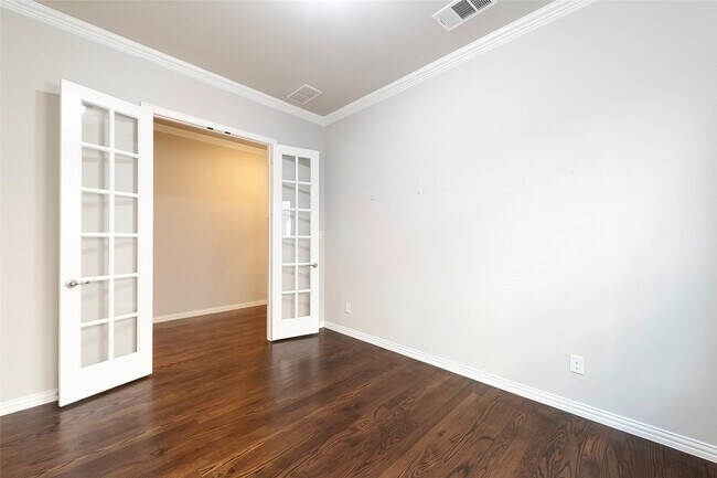 Building Photo - 6808 Badlands Dr