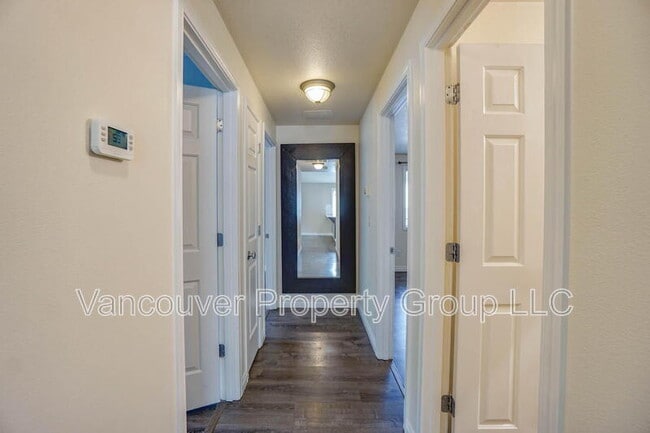 Building Photo - 8601 NE 84th St