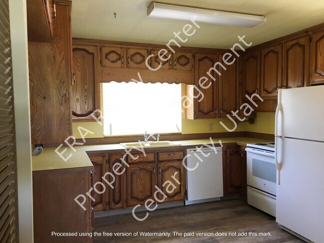 Building Photo - 145 N 900 W