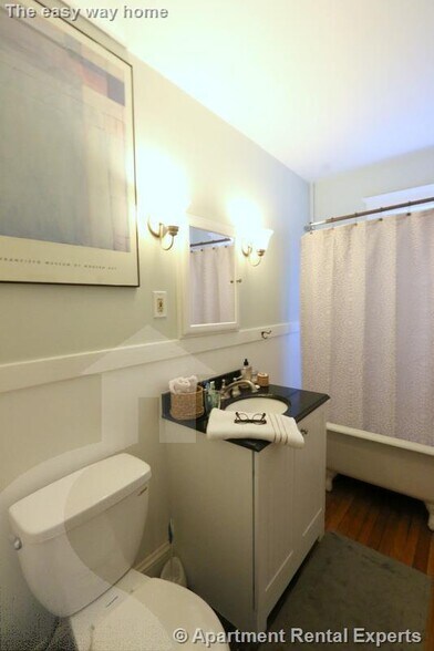 Building Photo - 56 Standish St
