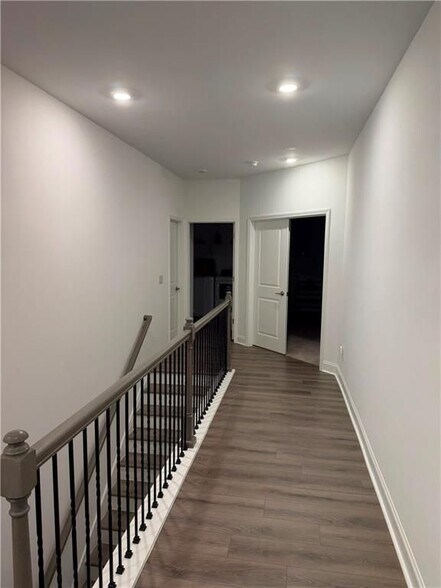 Building Photo - 8755 Chesford Grv