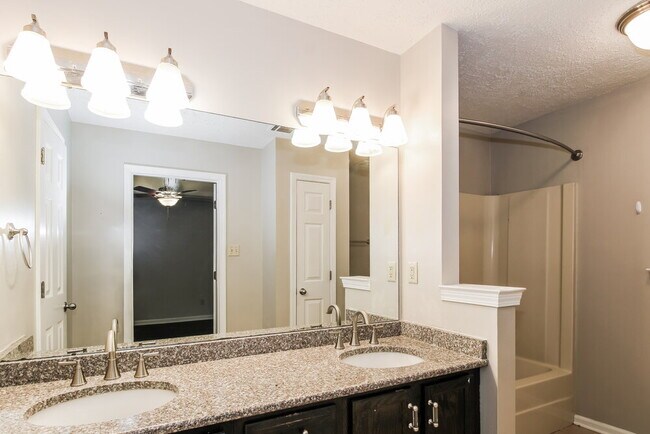 Building Photo - 105 Norma Carol Cove