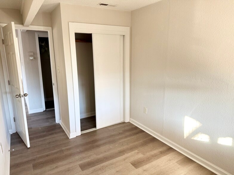 Building Photo - 2840 Belden St