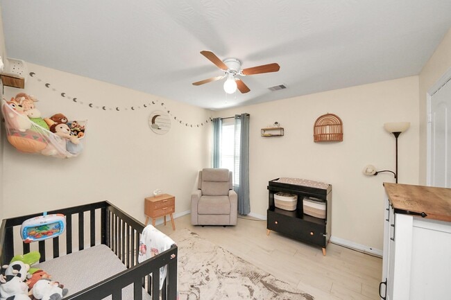 Building Photo - 6714 Albion Cresent Dr