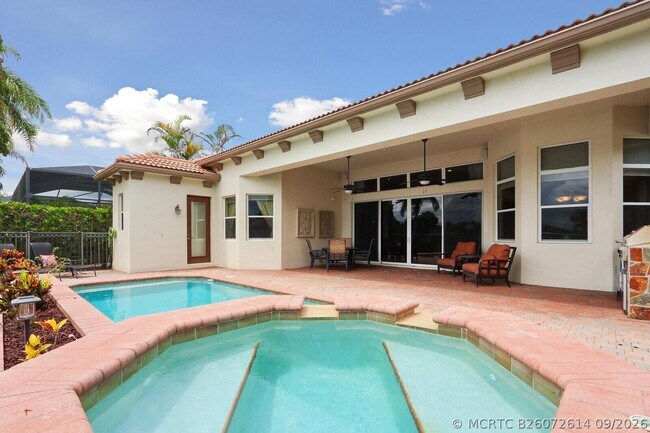 Building Photo - 9885 SW Torriente Ln