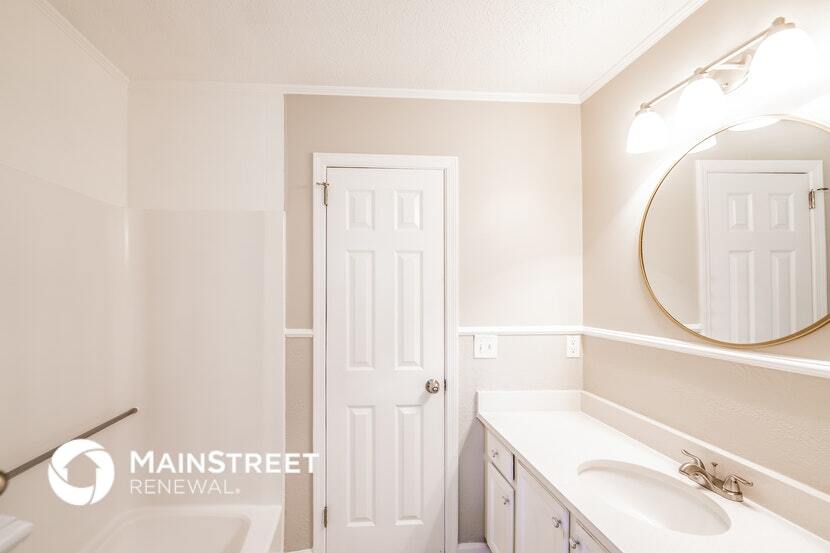 Building Photo - 5712 Desoto Dr