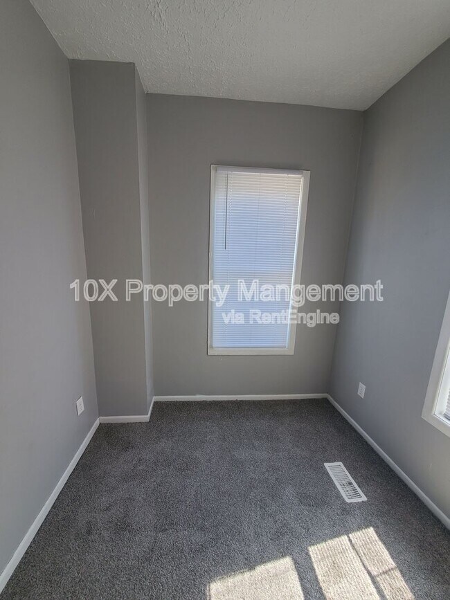 Building Photo - 100 N Harris Ave