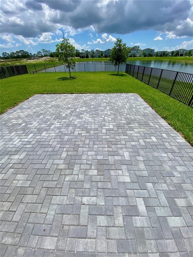 Building Photo - 5971 Pickering Dr