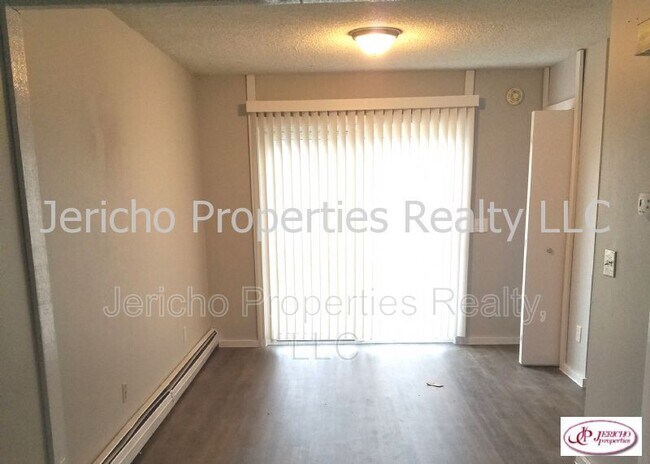 Building Photo - 1855 Independence St