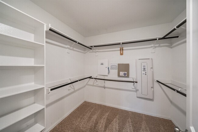 Building Photo - 708 Ivory Manor Dr