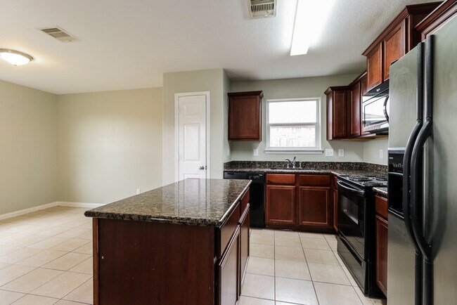 Building Photo - Spacious 4-Bedroom Single-Story Home in Richmond, TX