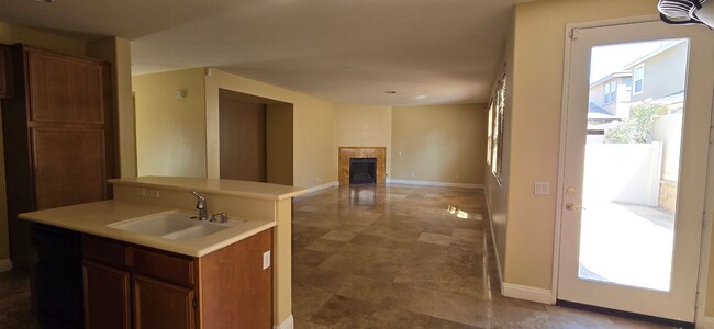 Building Photo - Loma Linda 4 Bedroom Located in Mission La...