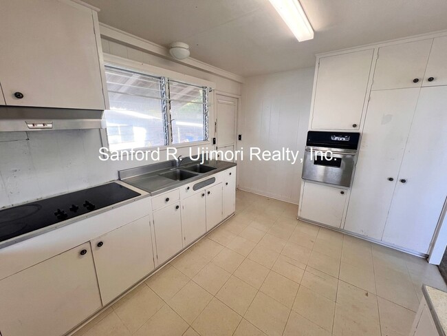 Building Photo - Kolopua Street – Single Family Home (4 bed...