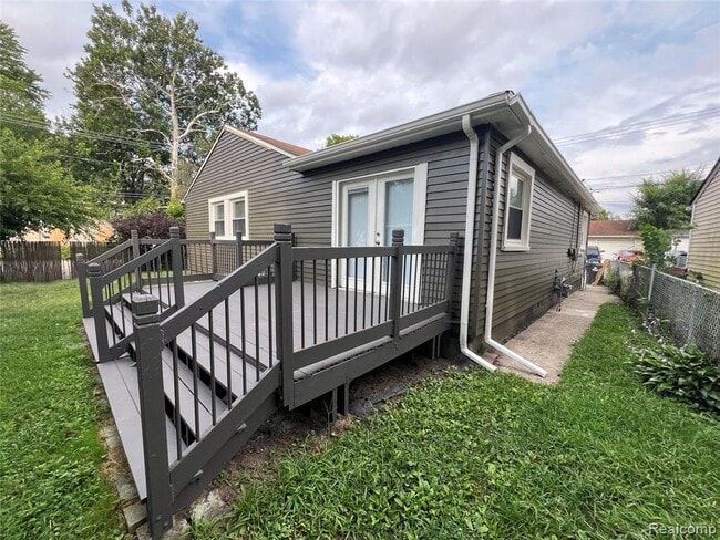 Building Photo - 2504 Bannister St