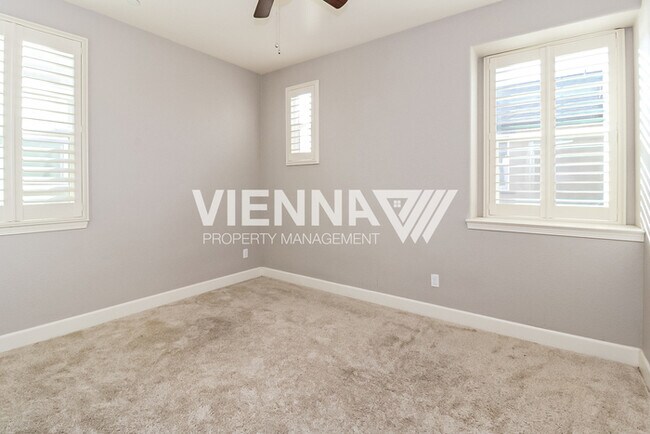 Building Photo - 400 Dormarin Pl