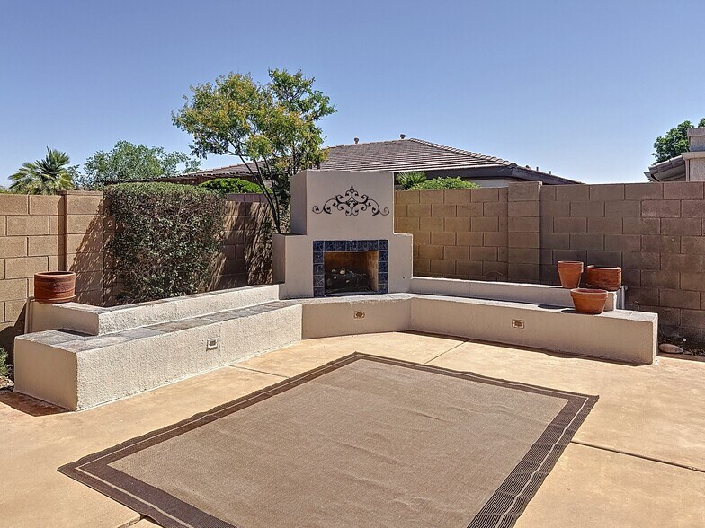 Building Photo - 14437 W Lexington Ave