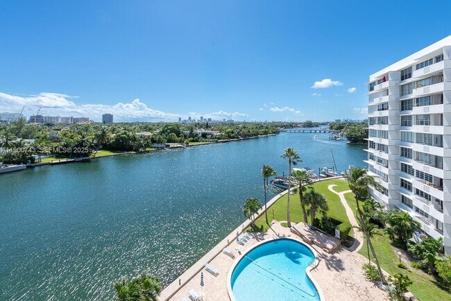 Building Photo - 9101 E Bay Harbor Dr