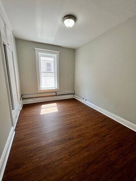 184 Garfield Ave 6 - 180 Garfield Ave