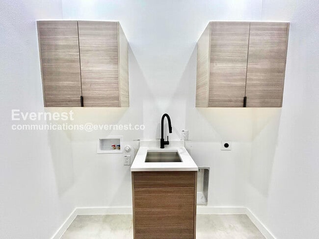 Building Photo - 426 Avenue L Ave